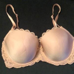 Victoria’s Secret nude dream angels bra